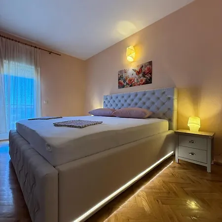 Апартаменты 4-bedroom Lux With Amazing Scenery Трогир